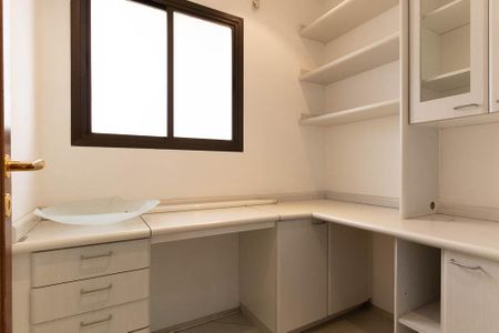 Apartamento à venda com 300m², 4 quartos e 4 vagasEscritório
