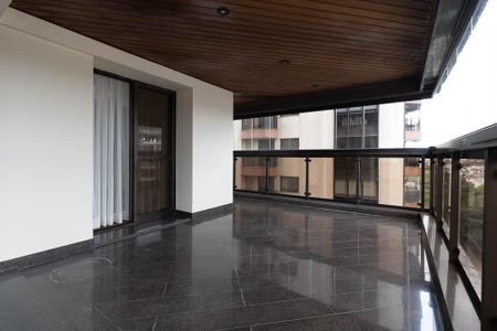 Apartamento à venda com 300m², 4 quartos e 4 vagasVaranda da Sala 1