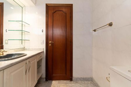 Apartamento à venda com 300m², 4 quartos e 4 vagasBanheiro da Suíte 3