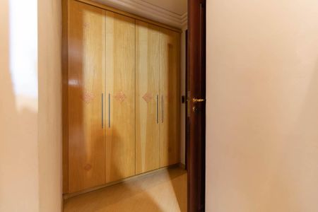 Apartamento à venda com 300m², 4 quartos e 4 vagasCloset da Suíte 1