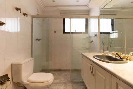 Apartamento à venda com 300m², 4 quartos e 4 vagasBanheiro da Suíte 3