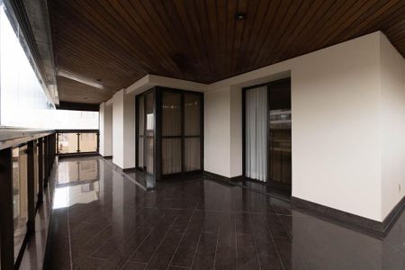 Apartamento à venda com 300m², 4 quartos e 4 vagasVaranda da Sala 1
