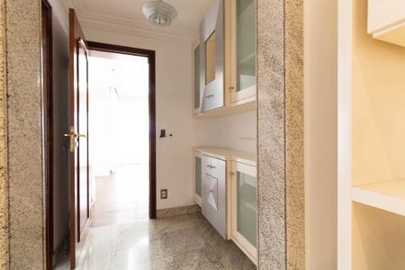 Apartamento à venda com 300m², 4 quartos e 4 vagasCopa