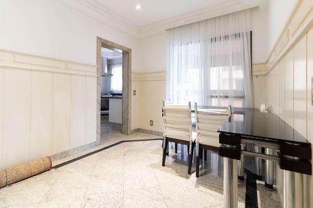 Apartamento à venda com 300m², 4 quartos e 4 vagasCopa