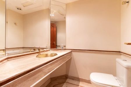 Apartamento à venda com 300m², 4 quartos e 4 vagasLavabo