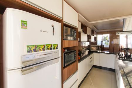 Casa à venda com 550m², 8 quartos e 6 vagasCozinha