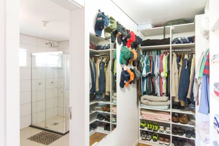 Casa à venda com 550m², 8 quartos e 6 vagasCloset da suíte 5