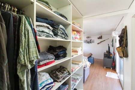 Casa à venda com 550m², 8 quartos e 6 vagasCloset da suíte 5