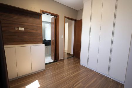 Apartamento à venda com 120m², 3 quartos e 2 vagas Apartamento à venda com 120m², 3 quartos e 2 vagasSuíte