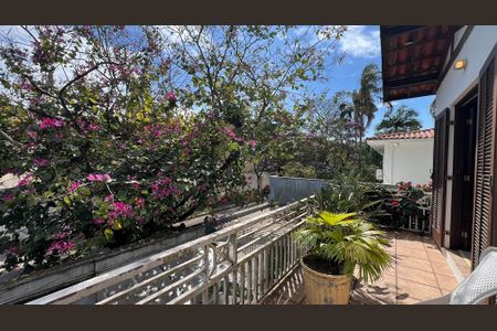 Casa à venda com 230m², 5 quartos e 2 vagasVaranda da suite