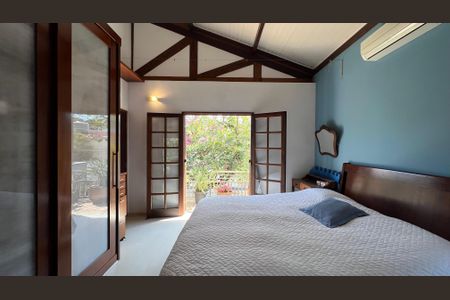 Casa à venda com 230m², 5 quartos e 2 vagasSuíte 3