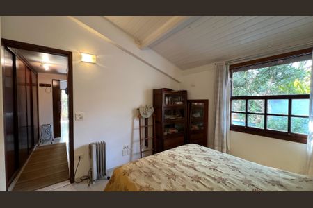 Casa à venda com 230m², 5 quartos e 2 vagasSuíte 4