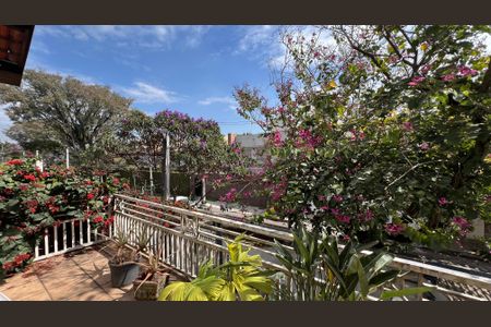 Casa à venda com 230m², 5 quartos e 2 vagasVaranda da suite