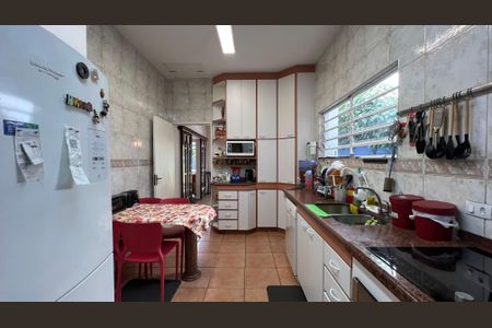 Casa à venda com 230m², 5 quartos e 2 vagasCozinha