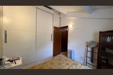 Casa à venda com 230m², 5 quartos e 2 vagasSuíte 4