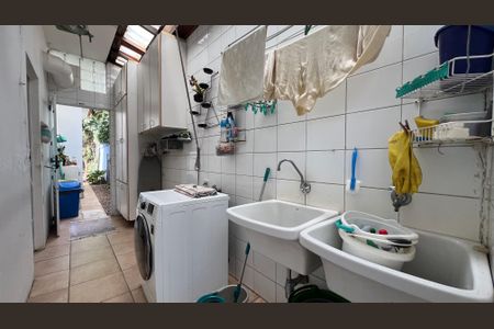 Casa à venda com 230m², 5 quartos e 2 vagasÁrea de Serviço