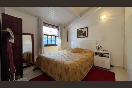 Casa à venda com 230m², 5 quartos e 2 vagasSuíte 4