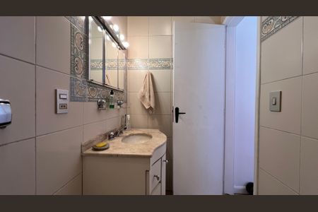 Casa à venda com 230m², 5 quartos e 2 vagasBanheiro da Suíte 2