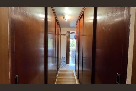 Casa à venda com 230m², 5 quartos e 2 vagasCloset da suíte 3 e 4