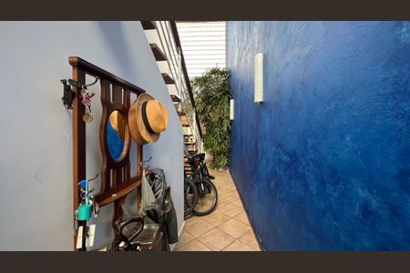 Casa à venda com 230m², 5 quartos e 2 vagasEntrada