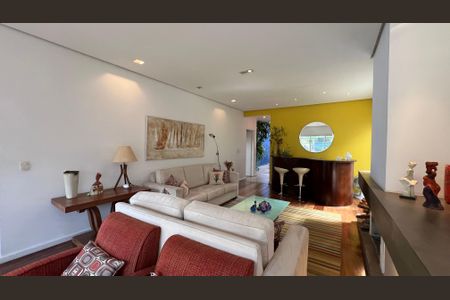 Casa à venda com 230m², 5 quartos e 2 vagasSala