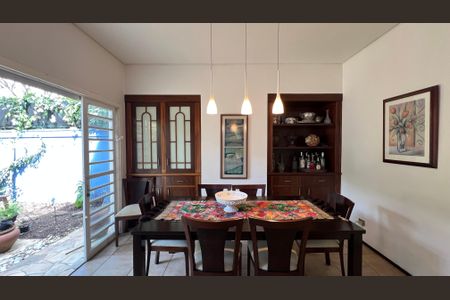 Casa à venda com 230m², 5 quartos e 2 vagasSala de Jantar