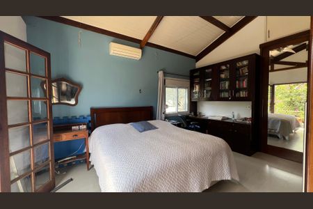 Casa à venda com 230m², 5 quartos e 2 vagasSuite 3