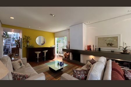 Sala de casa à venda com 5 quartos, 230m² em Alto de Pinheiros, São Paulo