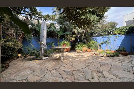 Casa à venda com 230m², 5 quartos e 2 vagasQuintal