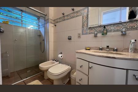 Casa à venda com 230m², 5 quartos e 2 vagasBanheiro da Suíte 2