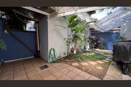 Casa à venda com 230m², 5 quartos e 2 vagasGaragem