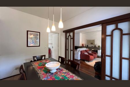 Casa à venda com 230m², 5 quartos e 2 vagasSala de Jantar