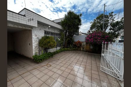 Casa para alugar com 250m², 2 quartos e 6 vagasGaragem