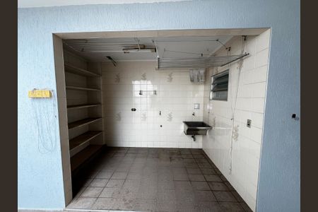 Casa para alugar com 250m², 2 quartos e 6 vagasLavanderia