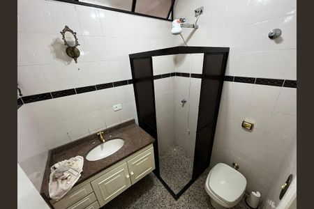 Casa para alugar com 250m², 2 quartos e 6 vagasBanheiro
