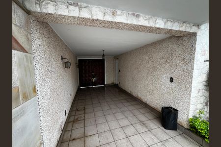 Casa para alugar com 250m², 2 quartos e 6 vagasGaragem