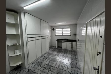 Casa para alugar com 250m², 2 quartos e 6 vagasCozinha