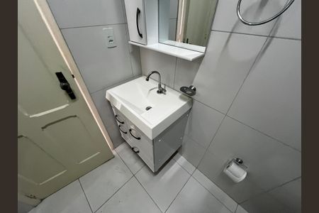 Casa para alugar com 250m², 2 quartos e 6 vagasBanheiro de serviço