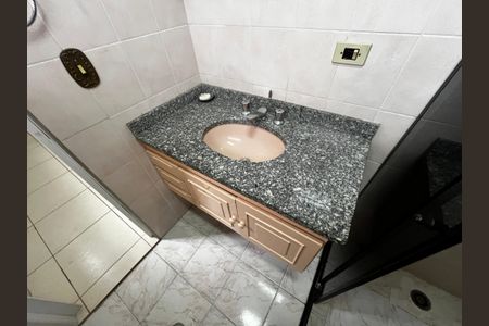 Casa para alugar com 250m², 2 quartos e 6 vagasBanheiro