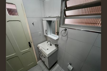 Casa para alugar com 250m², 2 quartos e 6 vagasBanheiro de serviço