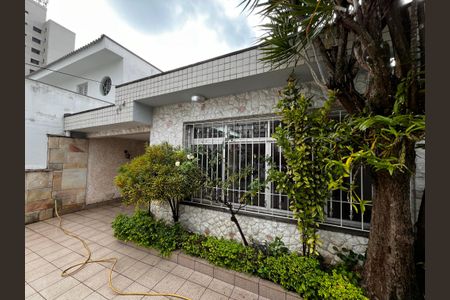 Casa para alugar com 250m², 2 quartos e 6 vagasGaragem