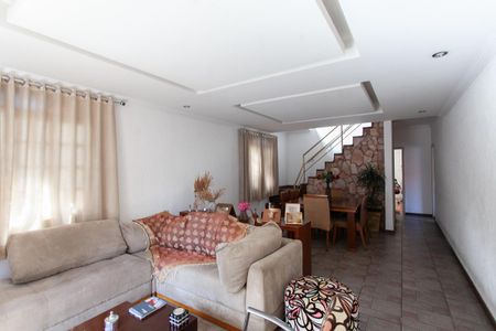 Casa para alugar com 387m², 4 quartos e 3 vagas Casa para alugar com 387m², 4 quartos e 3 vagasSala 1