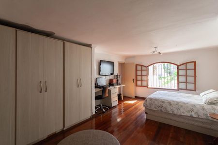 Casa para alugar com 387m², 4 quartos e 3 vagas Casa para alugar com 387m², 4 quartos e 3 vagasSuíte 1