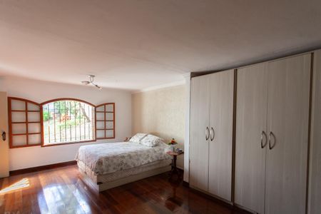 Casa para alugar com 387m², 4 quartos e 3 vagas Casa para alugar com 387m², 4 quartos e 3 vagasSuíte 1