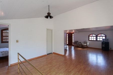Casa para alugar com 387m², 4 quartos e 3 vagas Casa para alugar com 387m², 4 quartos e 3 vagasSala 2