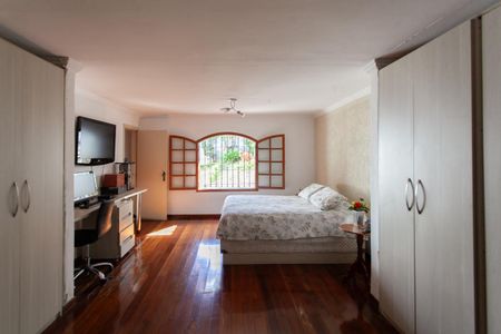 Casa para alugar com 387m², 4 quartos e 3 vagas Casa para alugar com 387m², 4 quartos e 3 vagasSuíte 1