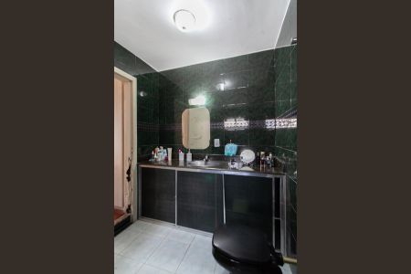 Casa para alugar com 387m², 4 quartos e 3 vagas Casa para alugar com 387m², 4 quartos e 3 vagasBanheiro da Suíte 1