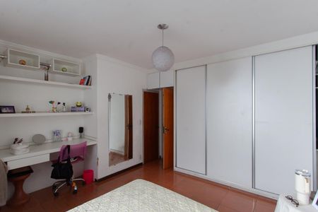 Casa para alugar com 387m², 4 quartos e 3 vagas Casa para alugar com 387m², 4 quartos e 3 vagasSuíte 3