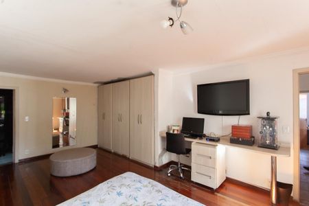 Casa para alugar com 387m², 4 quartos e 3 vagas Casa para alugar com 387m², 4 quartos e 3 vagasSuíte 1