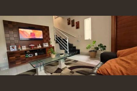 Casa à venda com 200m², 3 quartos e 7 vagas Casa à venda com 200m², 3 quartos e 7 vagasSala